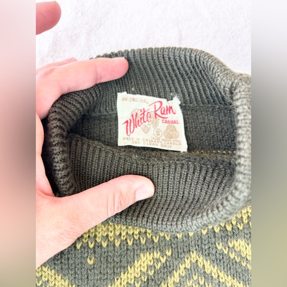 Vintage Nordic White Ram Knit Wool Sweater in Green - Picture 10 of 11